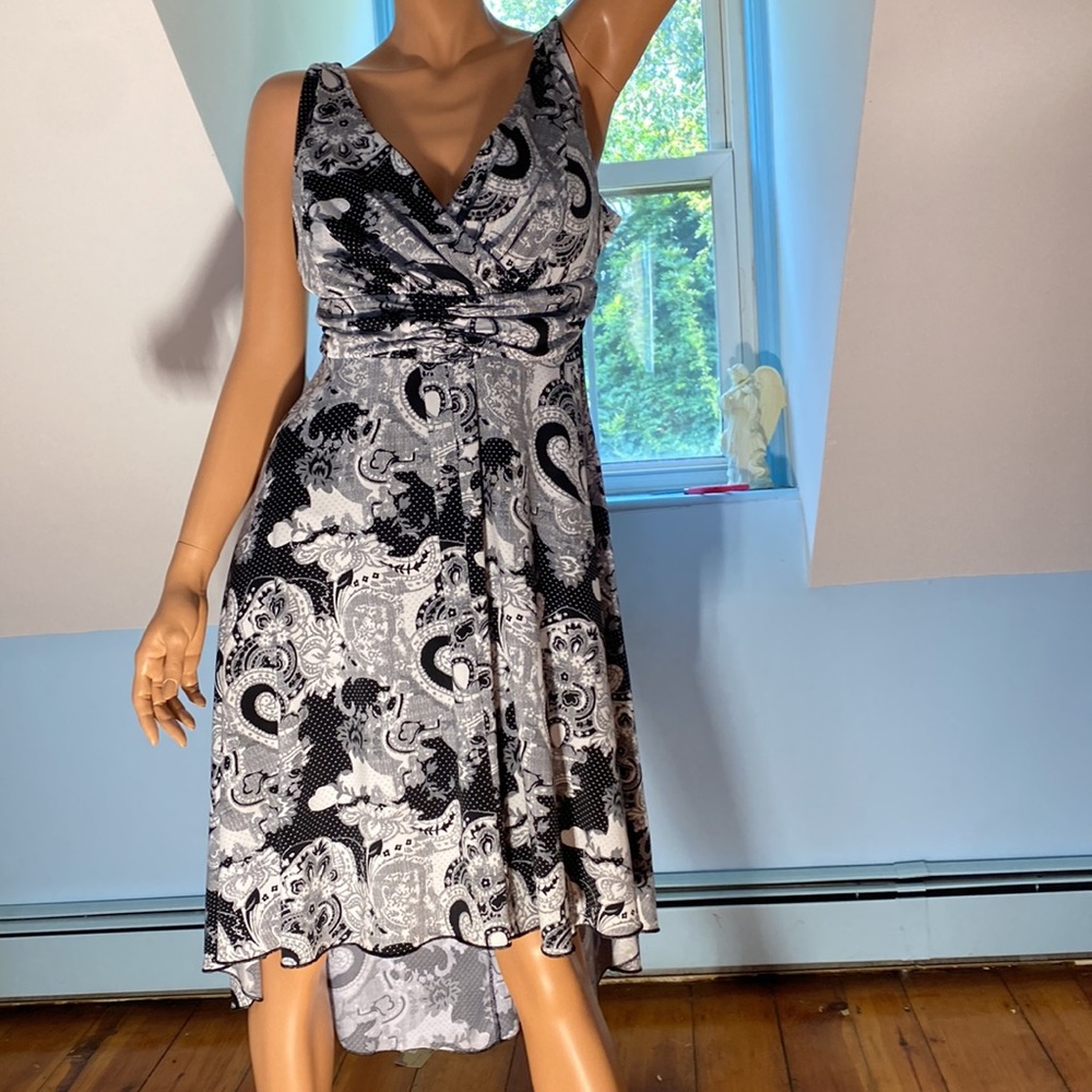 VOIR VOIR BLACK & WHITE PRINT DRESS PULL OVER WITH HIGH LOW HEM SIZE L